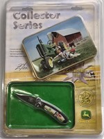 S&W Jong Deere Collectible Knife &Tin  New in