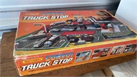 MATCHBOX CONVO TRUCK STOP TOY