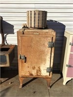 1930s General Electric Refrigerator w Monitor Top