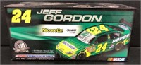 Jeff Gordon Action Platinum Series 1:24 Stock Car