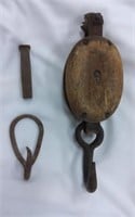 Wooden Pulley & Hook