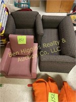 Child's Sofa & 2 Chairs