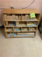 Block Center - Shelf & Wooden Blocks