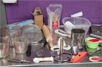 Lot of Baking Accessories, Sifter, Pyrex Measurers