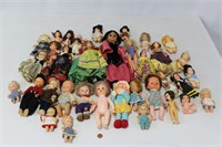 Huge Vintage Lot  of  Dolls.