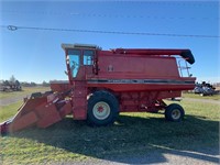 1983 Int 1420 combine 2345 hrs