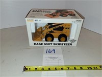 Case 90XT Skidsteer 1/16 scale, in box