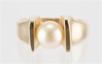 14k Gold Pearl Solitaire Ring