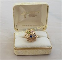 Gold ornate Family ring, 4 stones