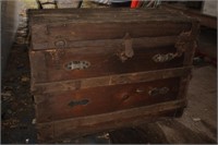 ANTIQUE WOODEN TRUNK & ROPE