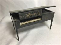 Early German Music Box - works