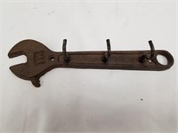 Cast iron wall mounted key hook, 8"   (P 22)