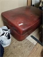 Leather ottoman in good condition    (P 22) (BC)