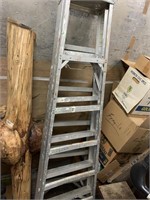 Lot of 2 aluminum ladders 6ft"      (K 20) (BBC)