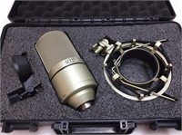 MXL 990 MICROPHONE WITH CASE