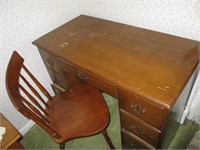 Lynchburg Pick Up/Wooden Desk and Chair