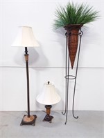 Matching Table, Floor Lamps & Art Decor
