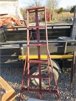 Red 5 Step Ladder for Apple Creek Orchard, WA