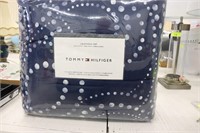 Full/Queen Tommy Hilfiger Comforter