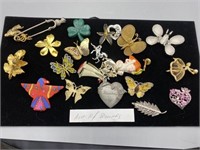 Vintage Jewerly Huge Assortment Pins and Brooches