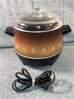 (B) Vintage 1970’s West Bend 4 QT slow cooker ~