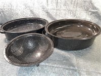 (B) 2 Vintage Graniteware Covered Oval Roasters