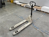 Crown Narrow Tyne Pallet Jack