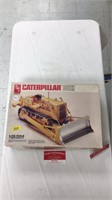 Caterpillar  D8H model kit