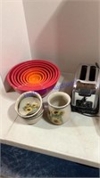 Mixing bowls, toaster, pottery