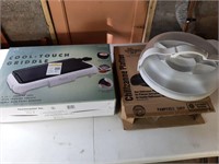 NIB COOL TOUCH GRIDDLE AND PAMPERED CHEF PLATTER