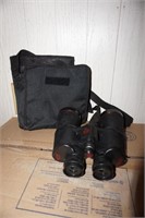 Simmons Binoculars with Case 10 x 50