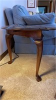 Round oval folding end table