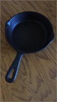 Small cast iron skillet- 6.5" diameter