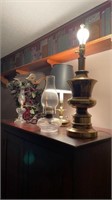 4 decorative lamps, 1 oil lamp, plant decor