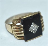 Black Onyx & !0K Gold Man's Diamond Ring