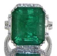 14kt Gold Step Cut 13.89 ct Emerald & Diamond Ring