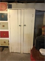 2-Door Wooden Farm Cabinet