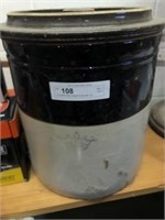 5-Gallon Two-Toned Crock with Lid