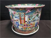 Chinese porcelain flower pot with saucer