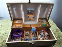 VINTAGE JEWELRY BOX WITH CONTENTS