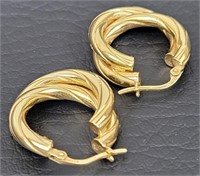 Beautiful 18K Gold Hoop Earrings - 2.5 grams