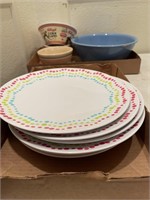 Plastic plates, Kellogs Cornflakes bowl, more
