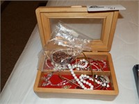 JEWERLY BOX WITH CONTENTS