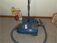 KENMORE CANISTER VACUUM WITH EXTRA BAGS