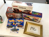 DIECAST LOT / WITH HOTWHEELS