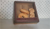 Antique bakery box
, artificial baked goods