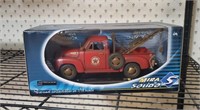 Texaco toy 1953 Chevrolet tow truck