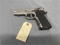 SMITH & WESSON 9 MM STAINLESS