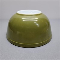 Vintage Green Pyrex 2 1/2 Quart Mixing Bowl
