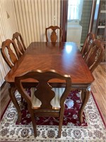 Mahogany Dining Room Table and 6 Chairs